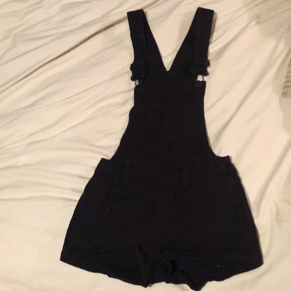 Girls overall shorts.